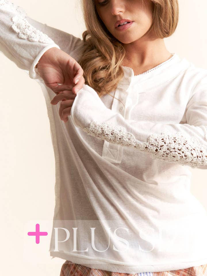 GRANDE TAILLE ~ Haut Henley à manches longues en crochet pour la vente par J.NNA