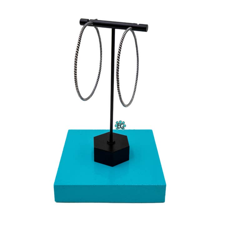 ORECCHINI A CERCHIO CON INTRECCIO DI CORDA per la vendita all'ingrosso da parte di Everley Grace - Wholesale