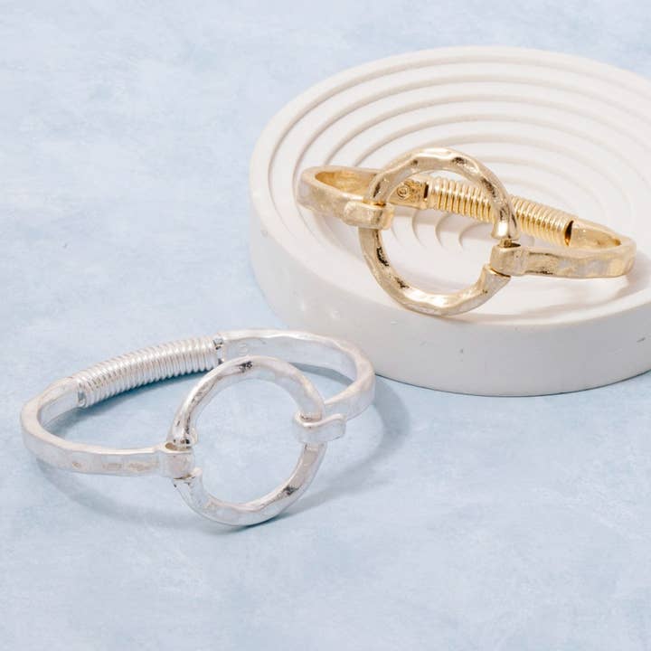 The Looks by Fame Accessories - Vendita all'ingrosso Bracciale a polsino - Bracciale rigido a cerchio martellato