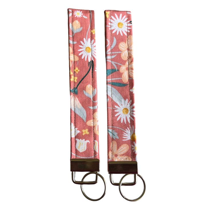 The Sticker Lab - Wholesale Keychain - Women's - Mystery Keychain Wristlet Pack