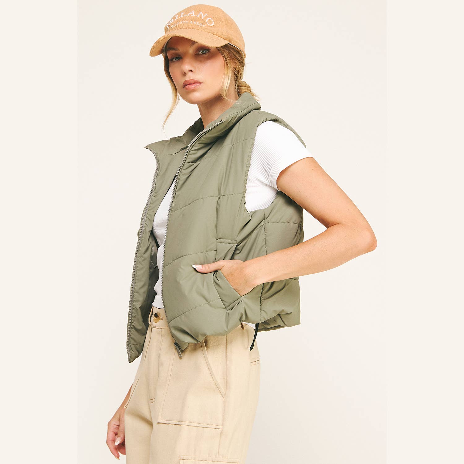 OLIVE GILET MATELASSÉ COURT À CHEVRONS en vente sur Faire4