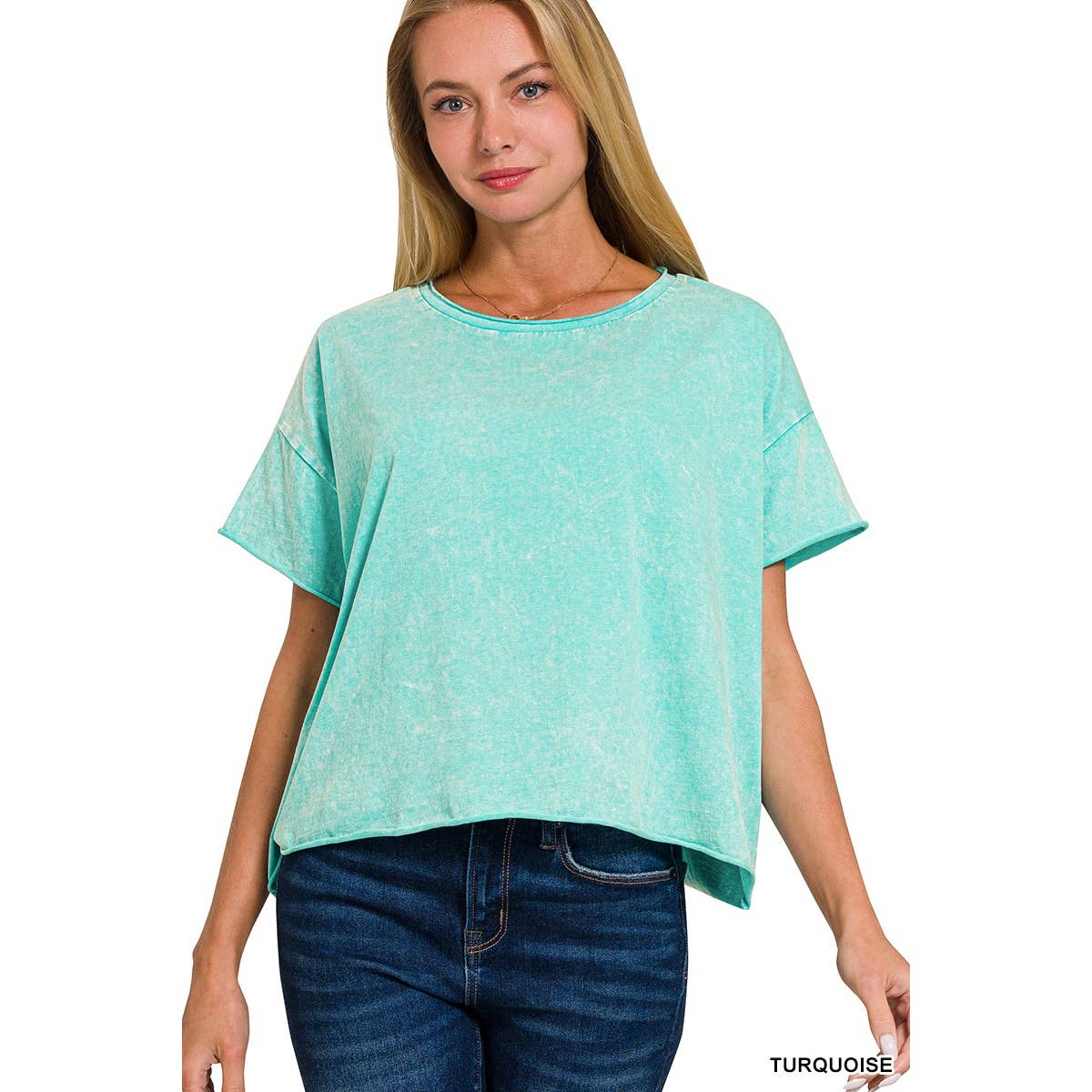 Apolline – Großhandel T-Shirt – Damen – Apolline Acid Wash Crop-Top mit kurzen Ärmeln und rohen Kanten2