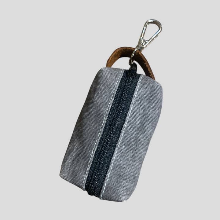 Portasacchetti per Escrementi di Cane in Tela Cerata Grigia per la vendita all'ingrosso da parte di Rex & Bandon