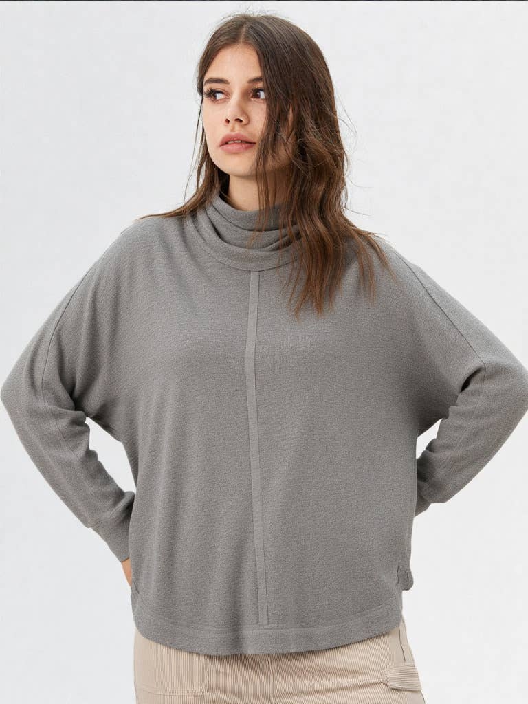 VERY J – Großhandel Tunika – Damen – NT11246-Übergroßes Tunika-Strickoberteil mit Stehkragen und Dolmenärmeln7