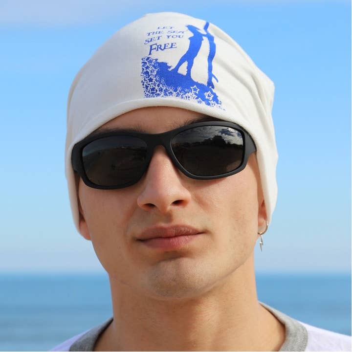 Purple Sardine – wholesale Mössa - Herr – 445H Låt havet ställa dig fri, grädde mössa hattar, tryckt1