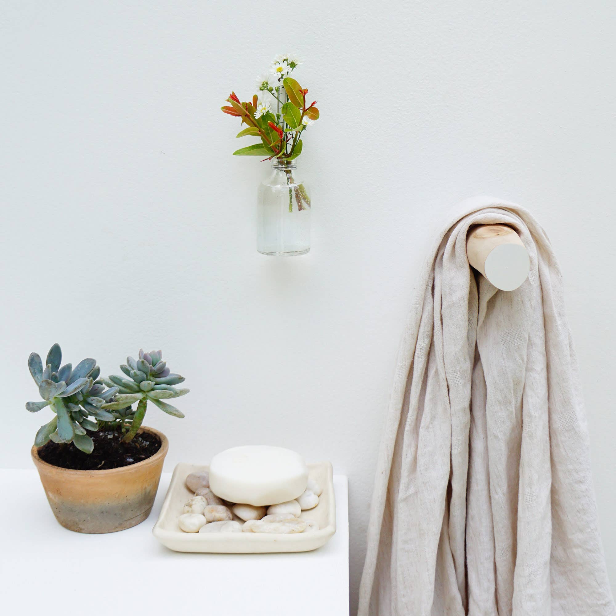 La Variété – wholesale Wall hook – CLASSIC LONG Wall Hanger (Inclined)1