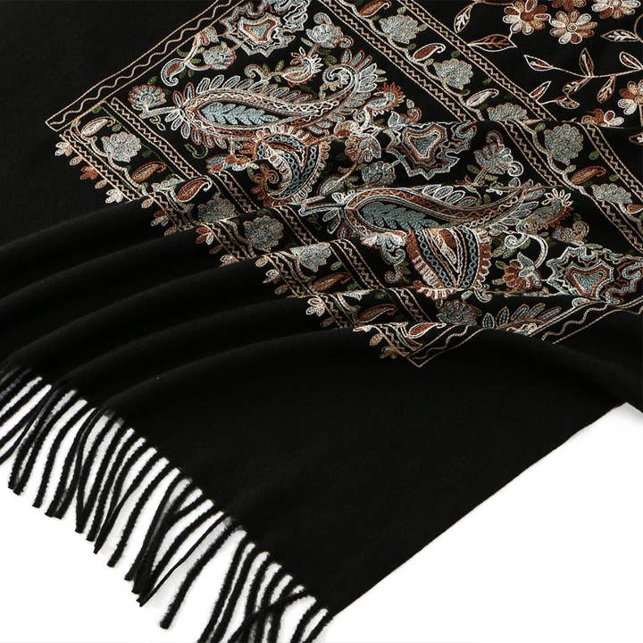 Funkyrel® Atzbranding Limited - Vendita all'ingrosso Sciarpa - Donna - Scarvii - Sciarpa Invernale Bohémien Ricamata3