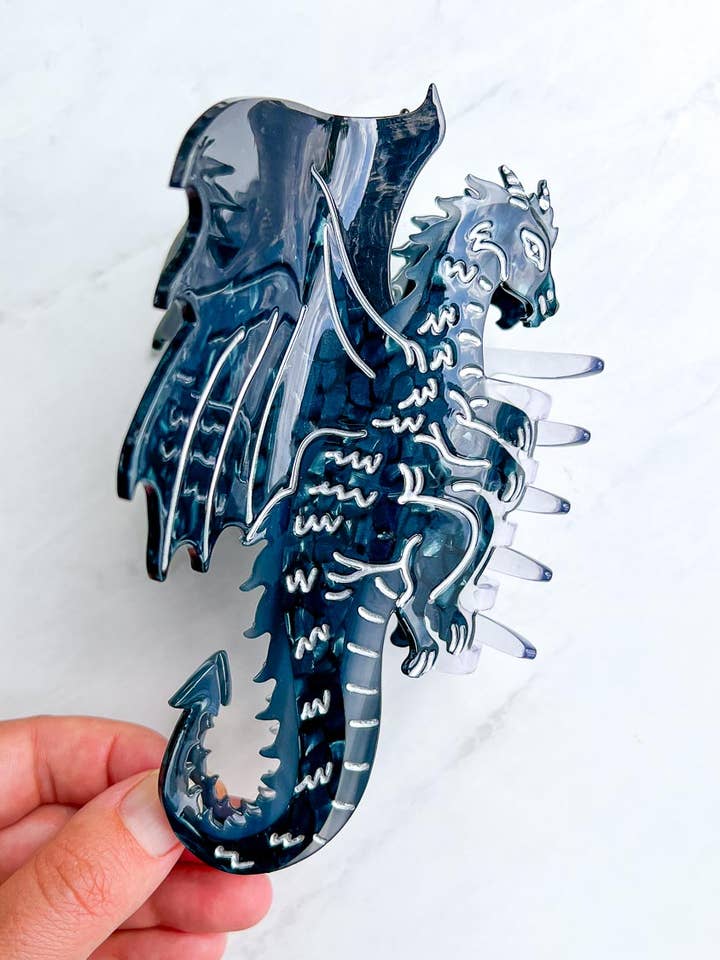 Pince à cheveux Dragon - Noir | Accessoires pour cheveux pour la vente par Blissfully Bookish Company