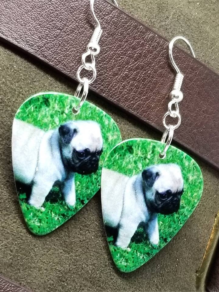 Pendientes adorables con forma de pug para guitarra para venta al por mayor de Simply Raevyn