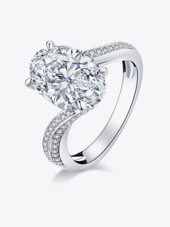 3 karat oval-skåret Moissanite sidestenring (platin over rent sterlingsølv) for engroshandel hos Sparkala