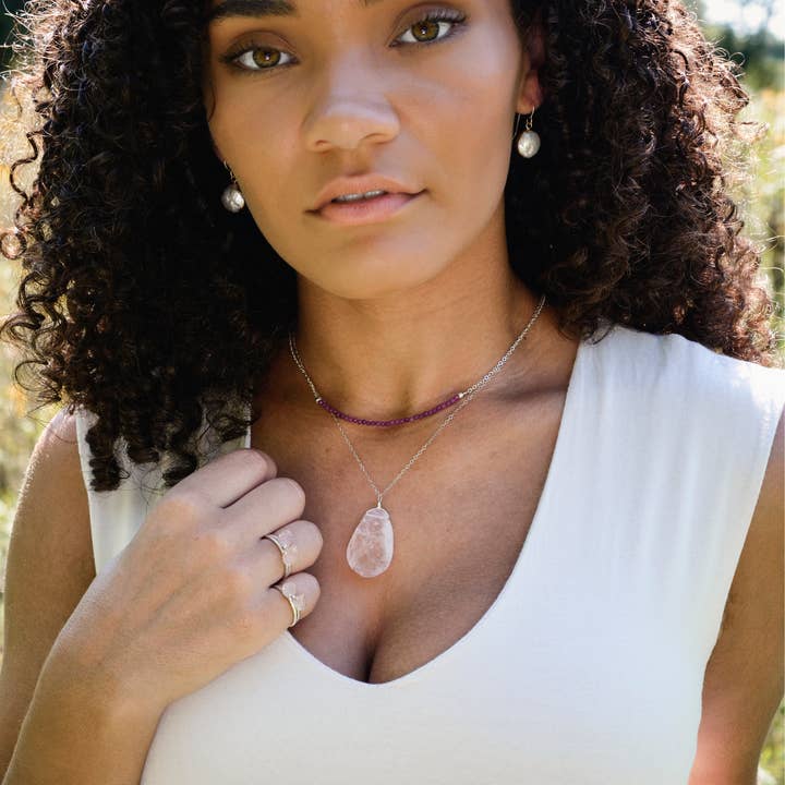 GEMNIA - Wholesale Pendant/Charm Necklace - Raw Rose Quartz Crystal Necklace