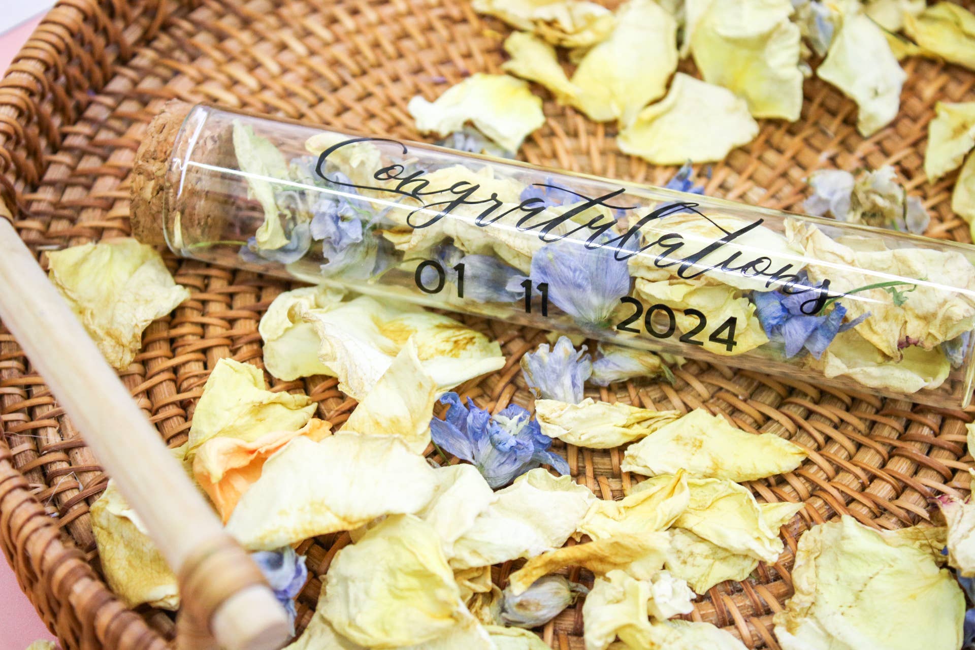 Wildestdreams.flowers - Wholesale Confetti - Biodegradable Confetti In Personalized Glass Test Tubes9