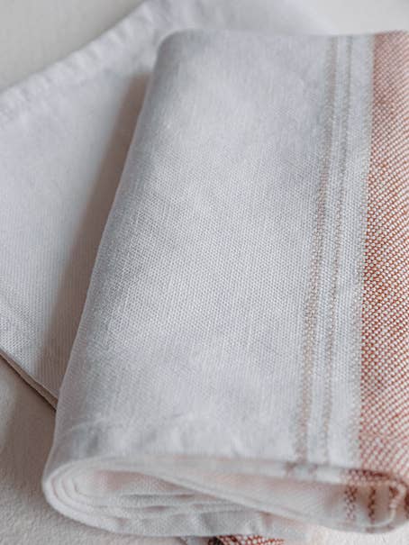 Serviette en lin Casa avec rayures - Disponible en 5 couleurs pour la vente par Linen Way Inc.