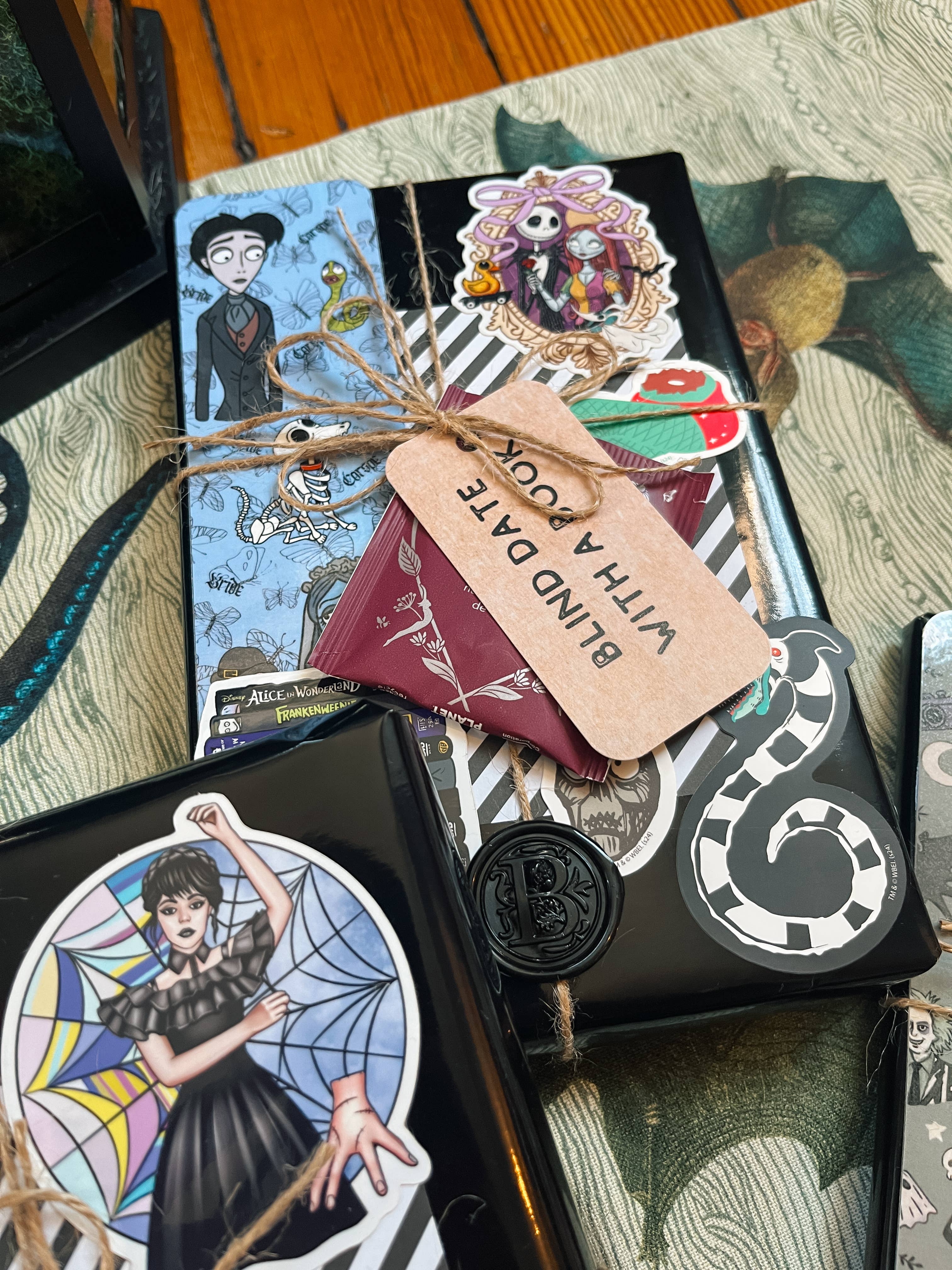 Belladonna Book Coven – wholesale Contemporary and literary fiction – Tim Burton Blind Date with a Book1