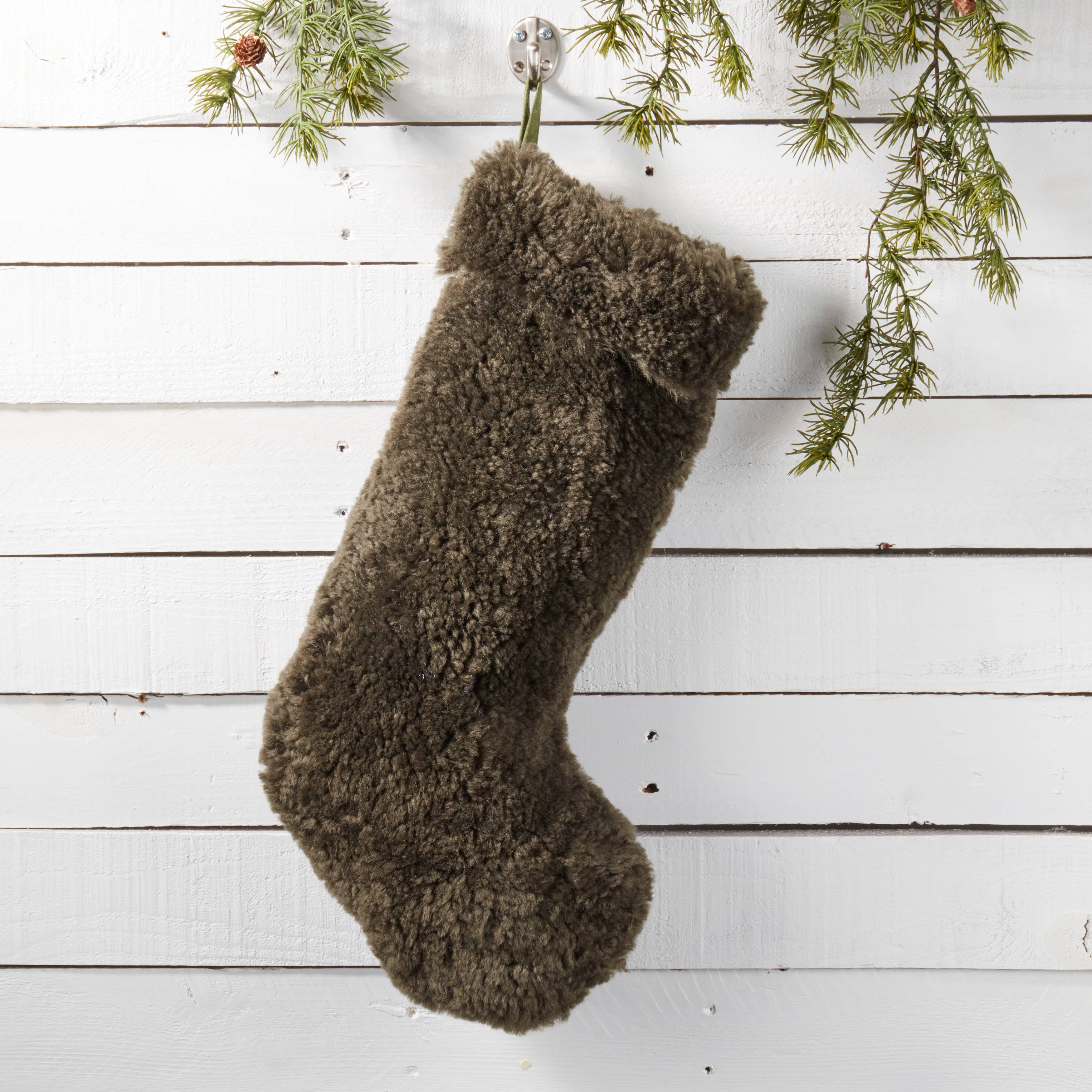 Saro Lifestyle - Wholesale Holiday Stocking - Cozy Delight Lamb Fur Stocking2