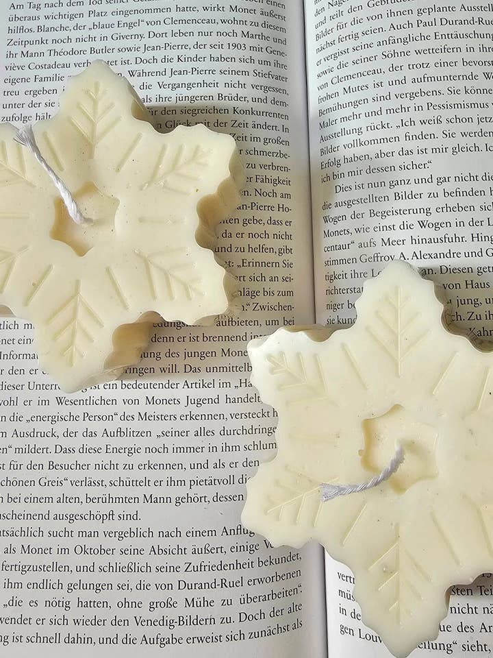 Snowflake Candle for wholesale by IrinisCandles