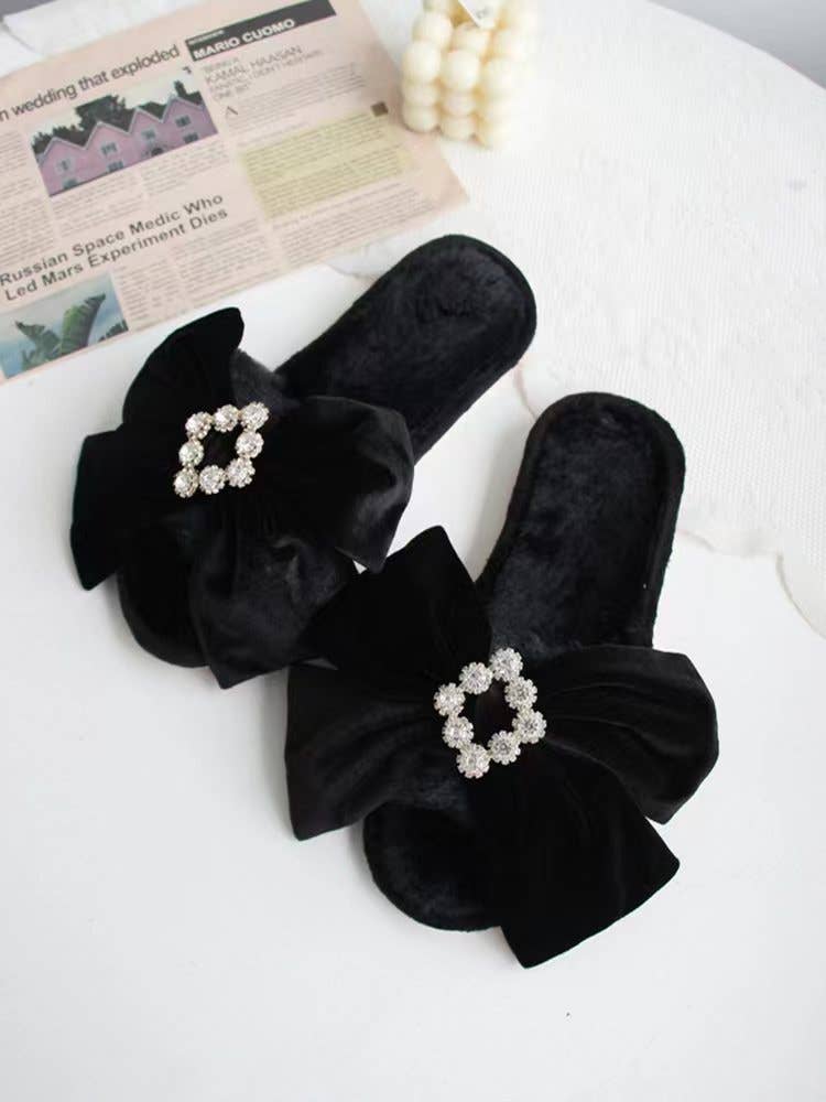 PEACH ACCESSORIES - Vendita all'ingrosso Pantofole - Donna - Pantofole in Velluto Nero con Dettaglio Fiocco di Cristallo 19573