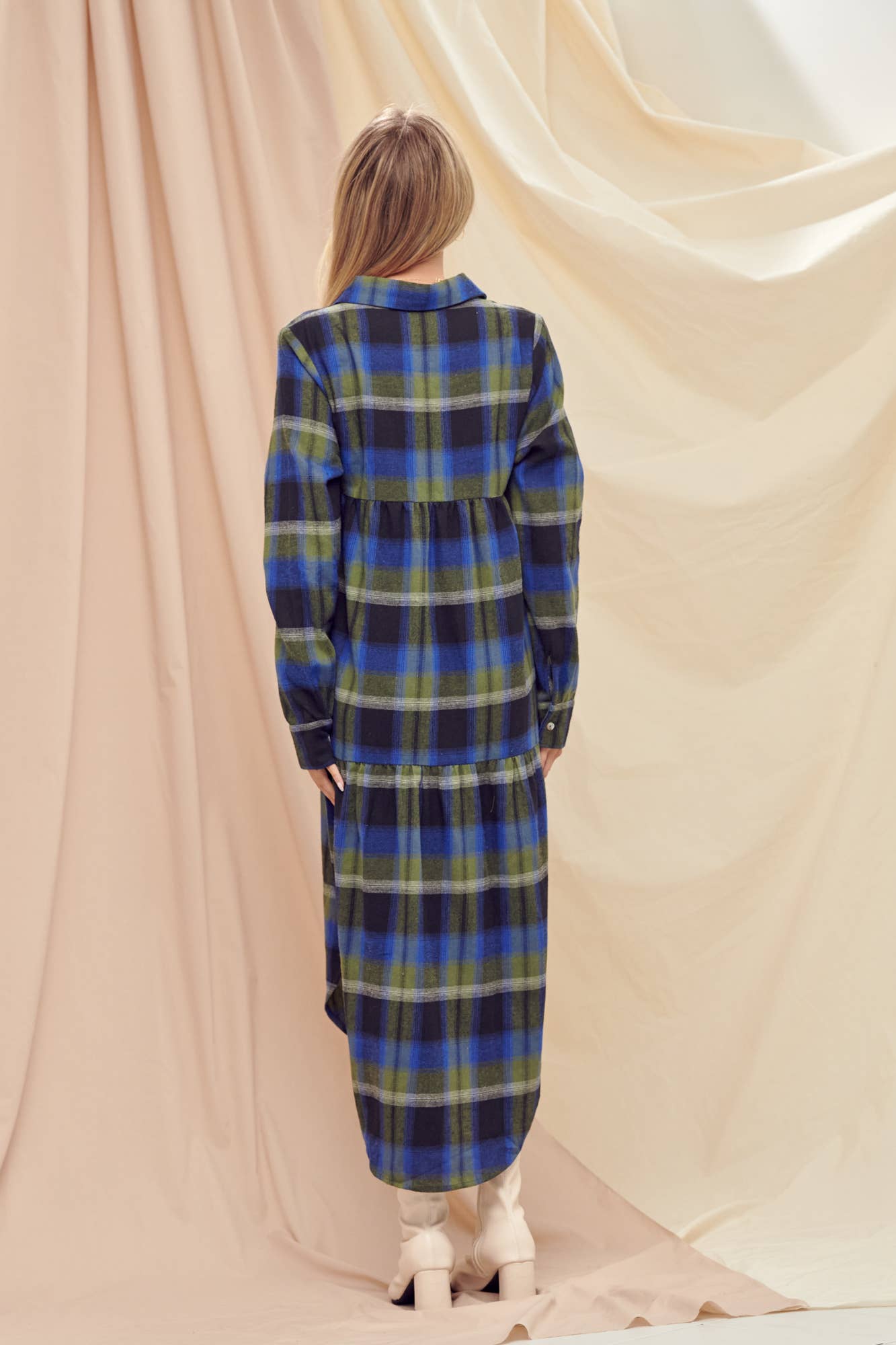 Fore Collection – wholesale Dress – Women's – LONG SLEEVE PLAID BUTTON DOWN DOLPHIN HEM DRESS-DI6187FO12