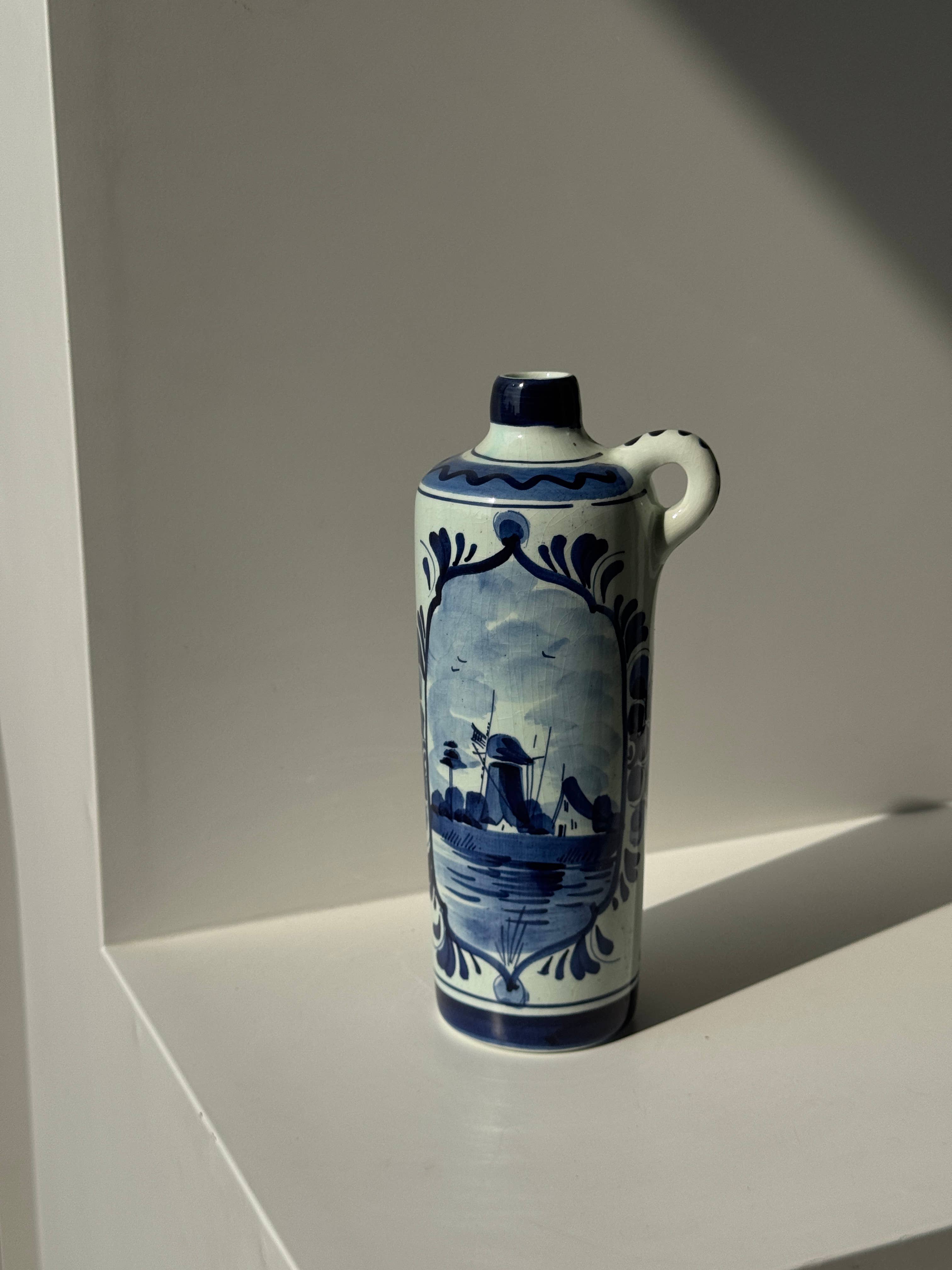 Office Objets - Wholesale Vase - Blue and white Dutch jug H244