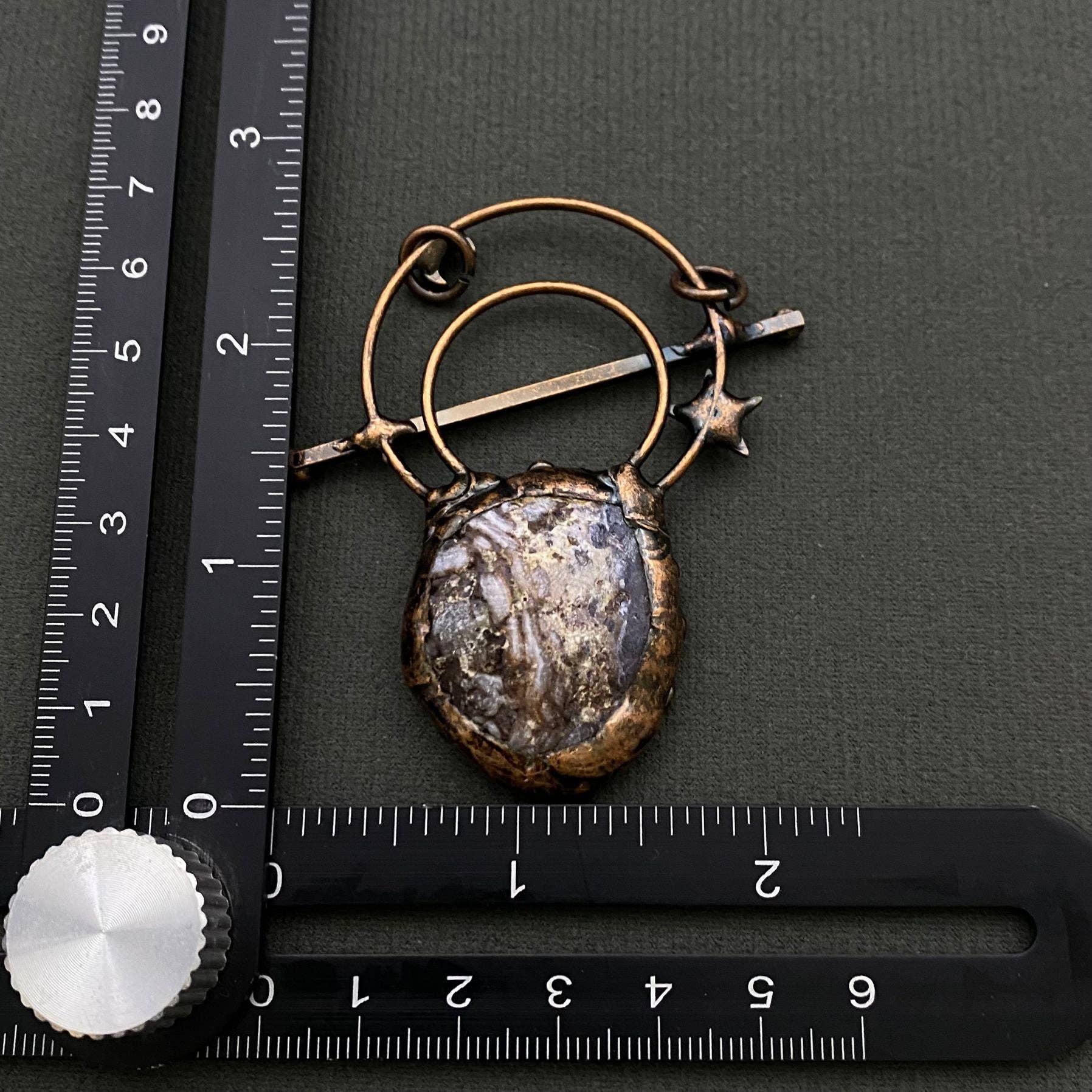 Mio Queena - Wholesale Spiritual Stone/Crystal - Vintage Star Moon Agate Treasure Basin Stone Pendant - CS2