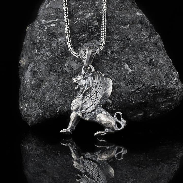 Collier Griffin pour la vente par Espada Silver