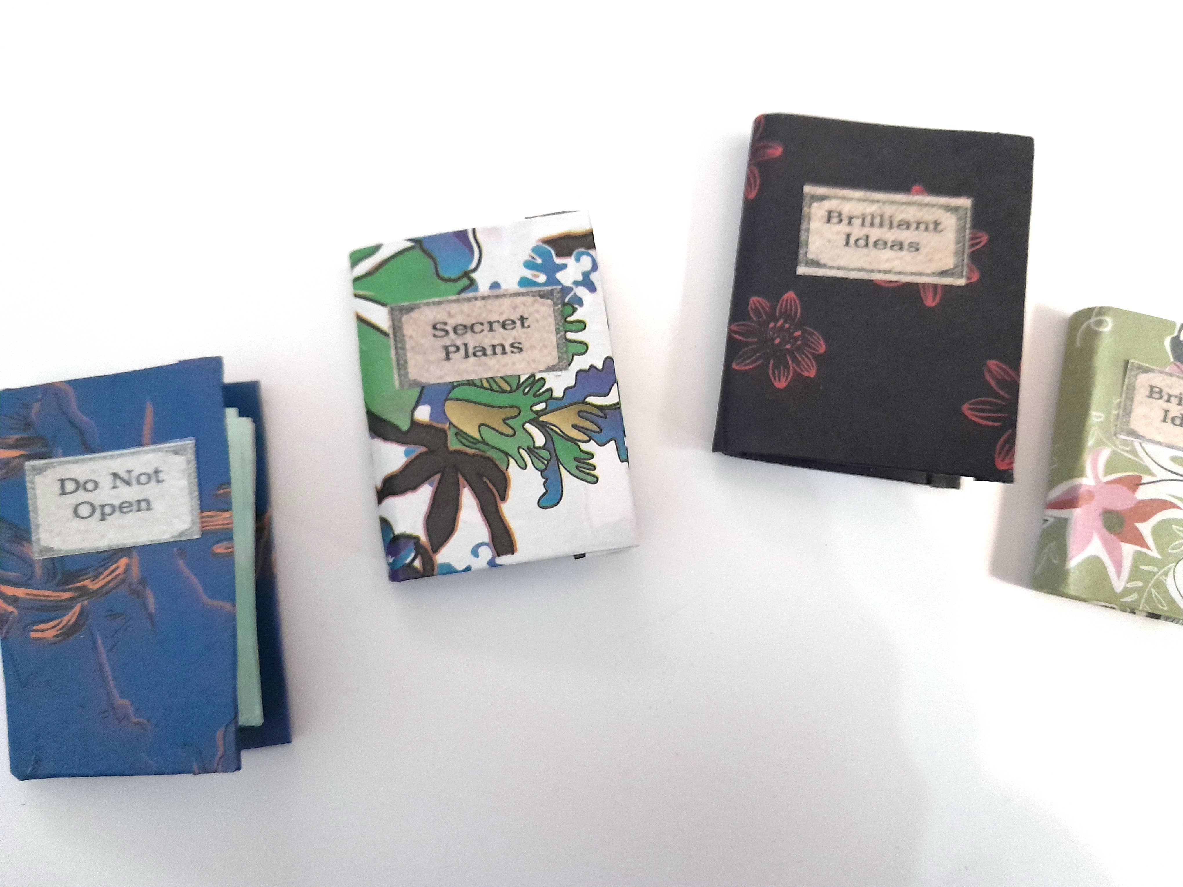 SUPERAWWWSOME - Vendita all'ingrosso Regalini per gli invitati - Mini Libri, Miniatura Casa delle Bambole Piccolo Diario Bomboniera7