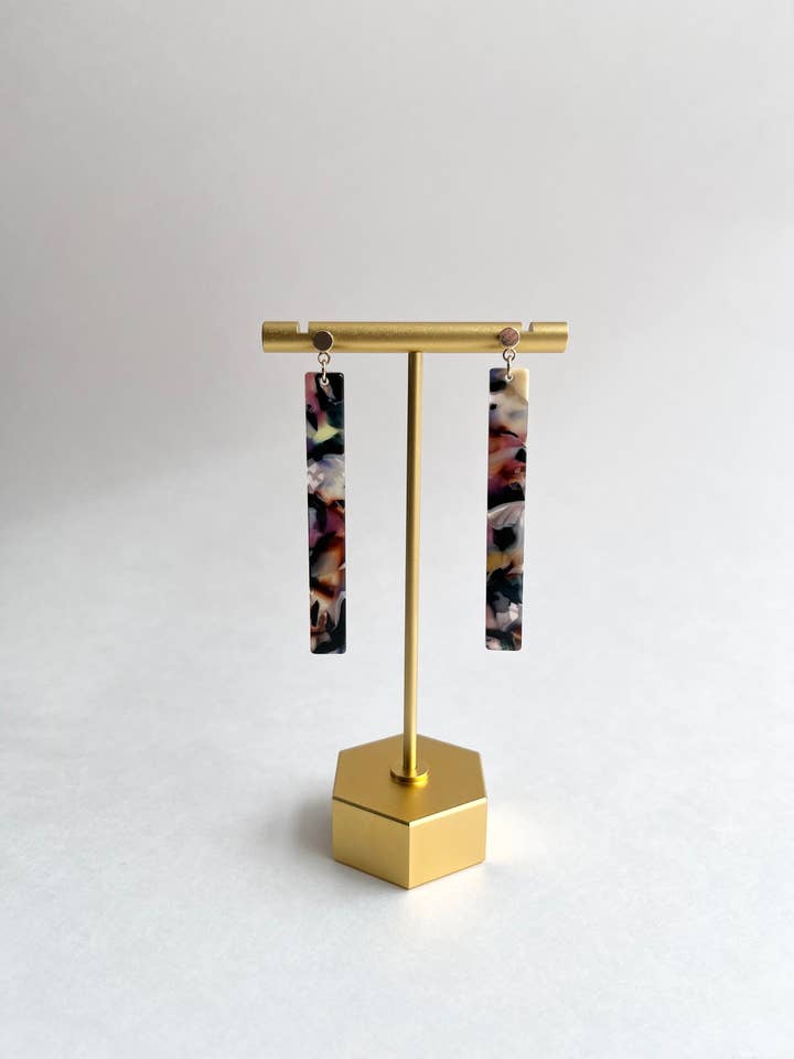 Lange mehrfarbige Stabohrringe, goldfarbener Ohrstecker für den Großhandel von Mountain Marigold Jewelry