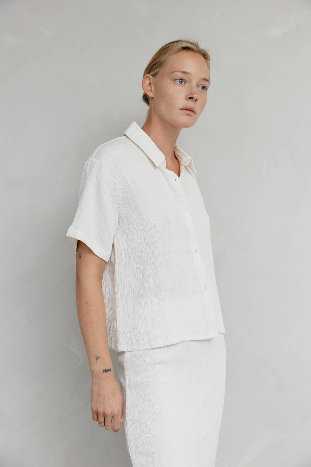 MOD REF – Camisa com botões no colarinho – Mulher por atacado – The Miranda Top | Topo com Botão Texturizado18