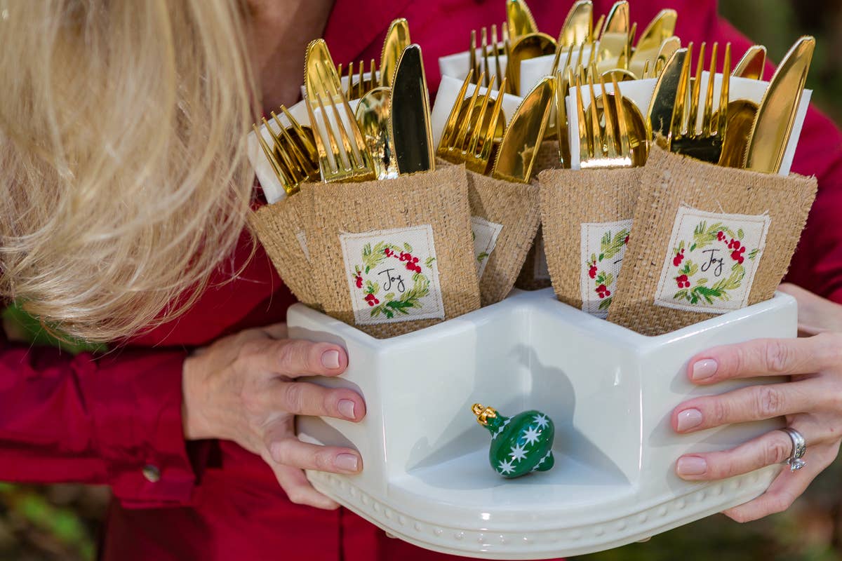 Cutlery Couture - Wholesale Napkin Ring - Wreath Patch - Set of 81