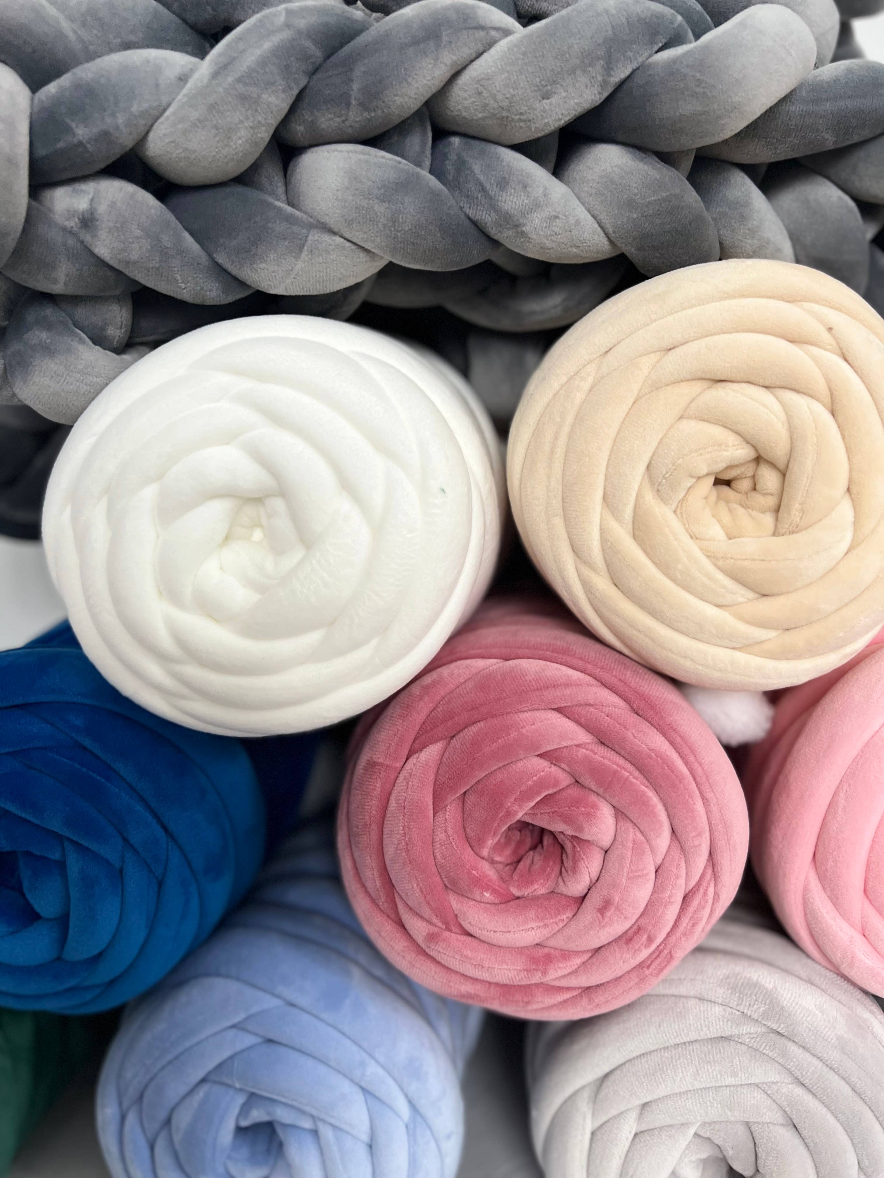 woolexperts - Wholesale Yarn - Chunky Velvet yarn for arm knitting Super bulky Jumbo yarn3