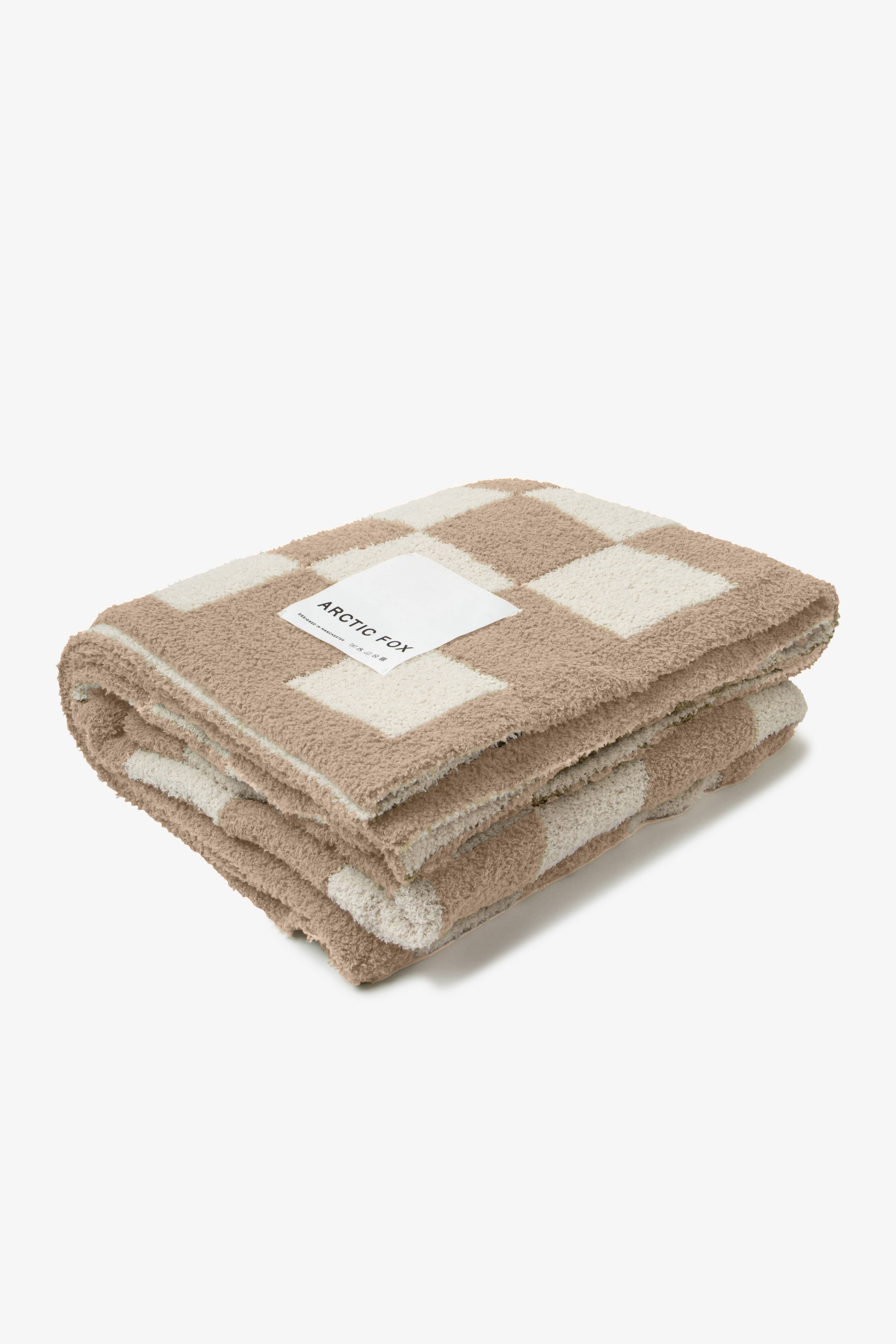 ARCTIC FOX & CO. - Wholesale Throw Blanket - The Teddy Throw - 100% Recycled - Beige Check - AW252