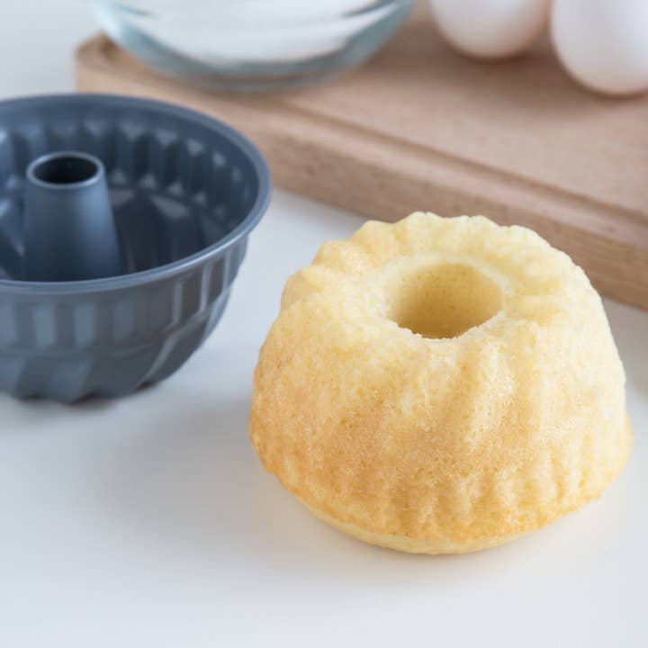 Fox Run Brands - Wholesale Cake tin - Fox Run Non-Stick Mini Fluted Pan with Center Tube, 4.25"3