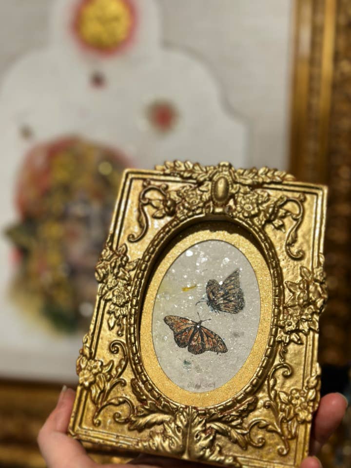 Duas Borboletas Monarca em Moldura de Resina/Papel Artesanal por atacado de Alexa K