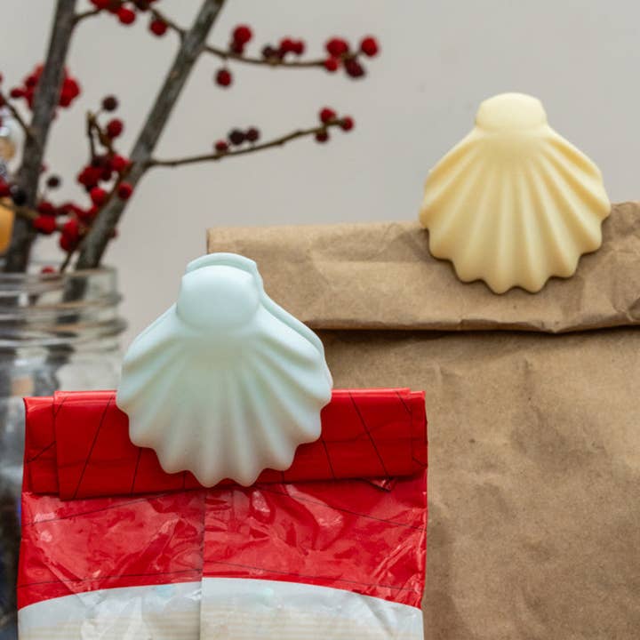 Kikkerland Design Inc - Wholesale Purse/Bag Accessory - Women's - Seashell Bag Clips