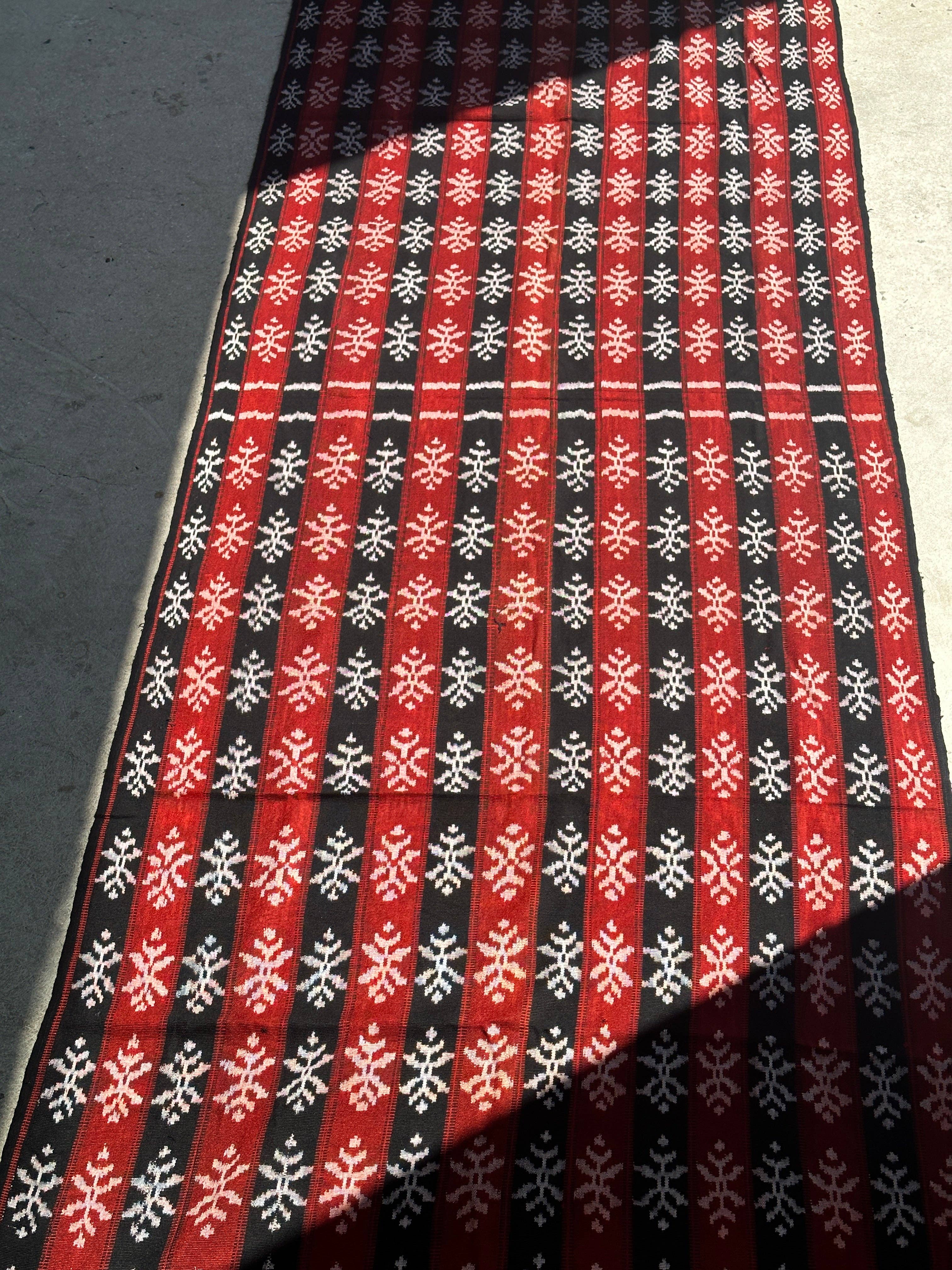 Office Objets - Wholesale Coverlet - Ikat, traditional Indonesian fabric from the island of Savu (Timor) red and black 2m25x7534