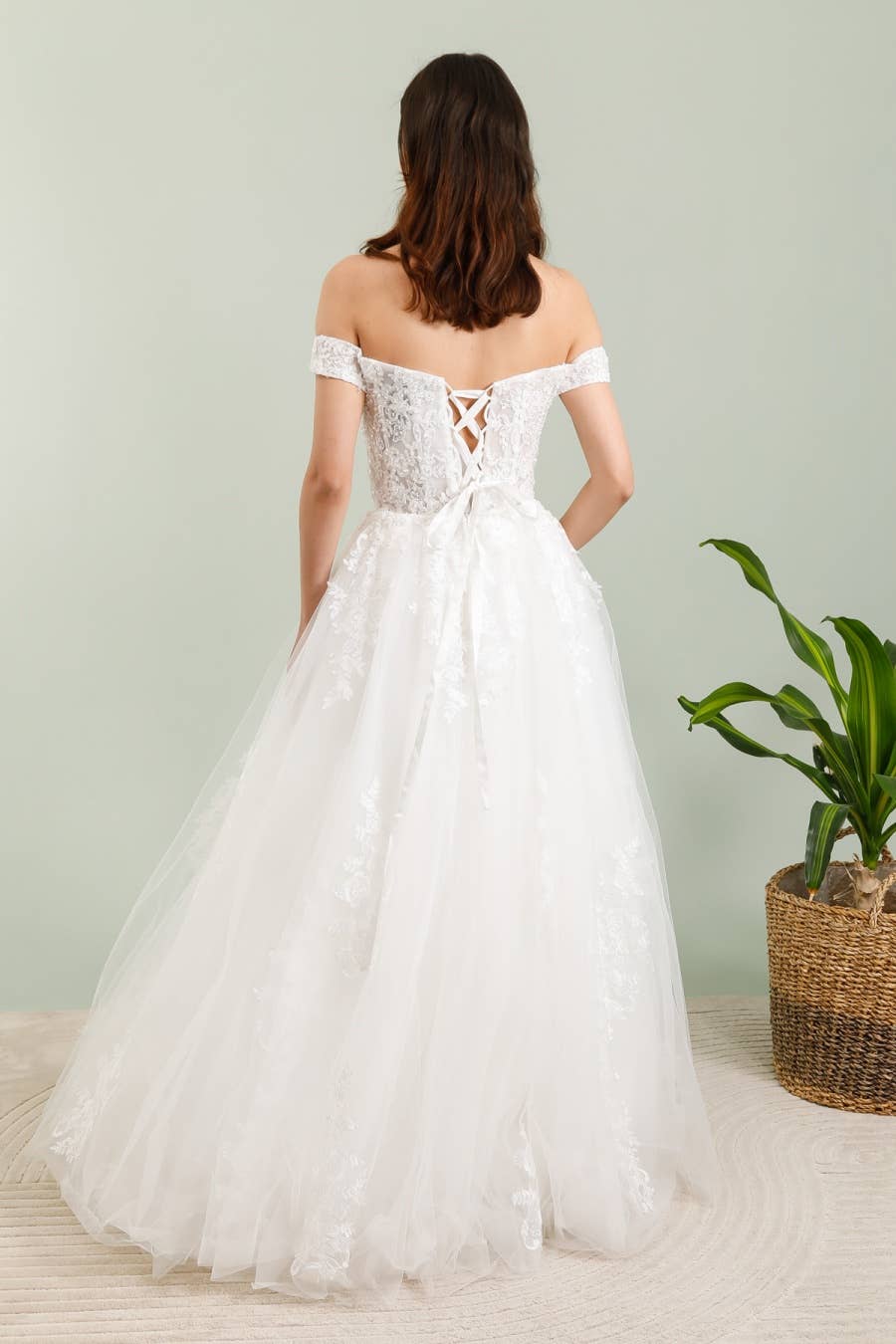 Les Voiliers – Großhandel Abendkleid – Damen – Prinzessinnen-Hochzeitskleid mit U-Boot-Ausschnitt3