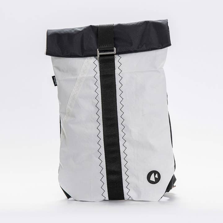 Gerecyclede oprolbare zeilrugzak gemaakt in Italië - Genua - zwart voor wholesale door Bolina Sail