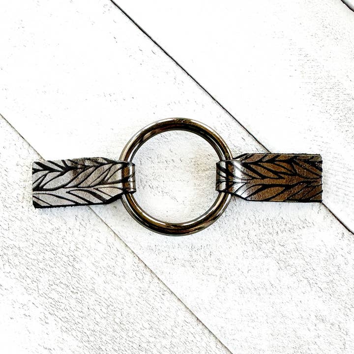 KardiKlips - Wholesale Belt - Unisex - Cinch Clip for Clothes Black w/ Silver Leather Scarf Clasp0