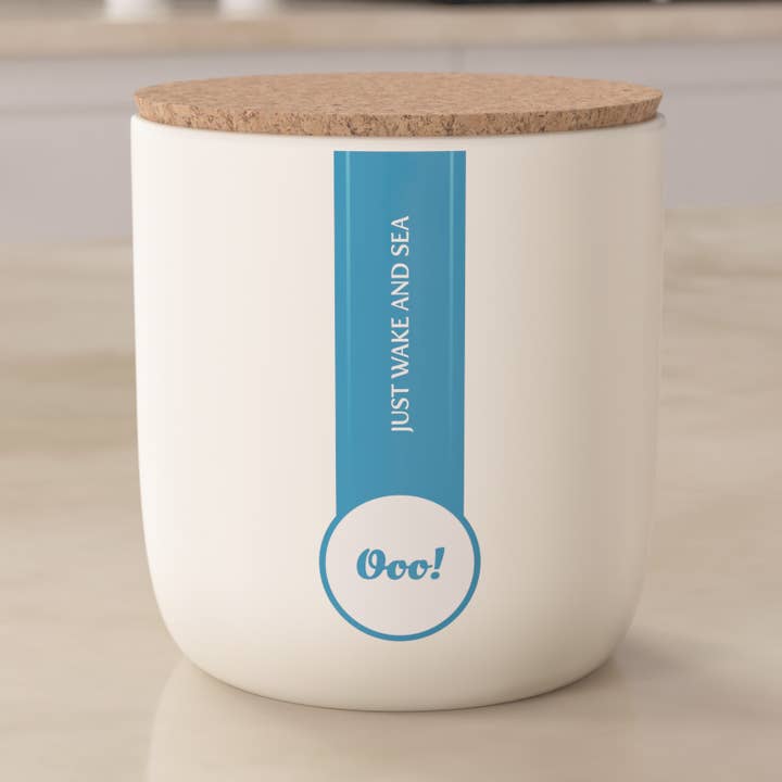Bougie au soja à double mèche Just Wake and Sea pour la vente par Ooo! Candles