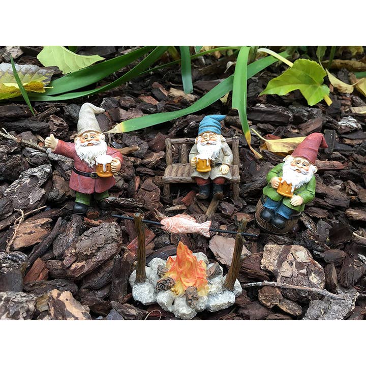 GlitZGlam - Wholesale Decorative Figurine - GlitZGlam Happy Gnomes Beer Drinking Buddies!
