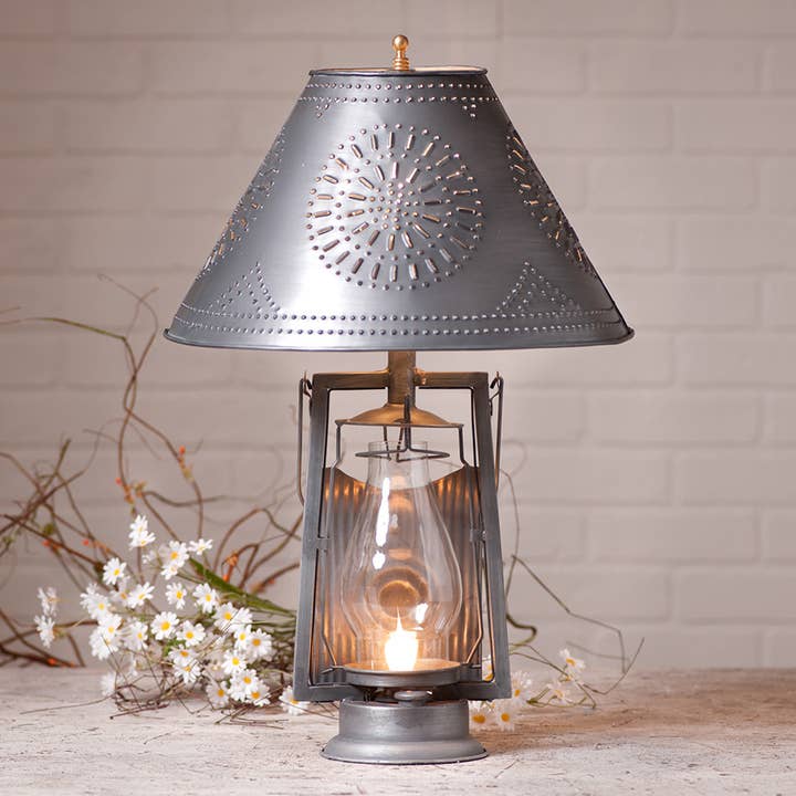 Irvin's Tinware - Wholesale Accent/Desk Lamp - Farmer's Lamp with Shade in Antique Tin