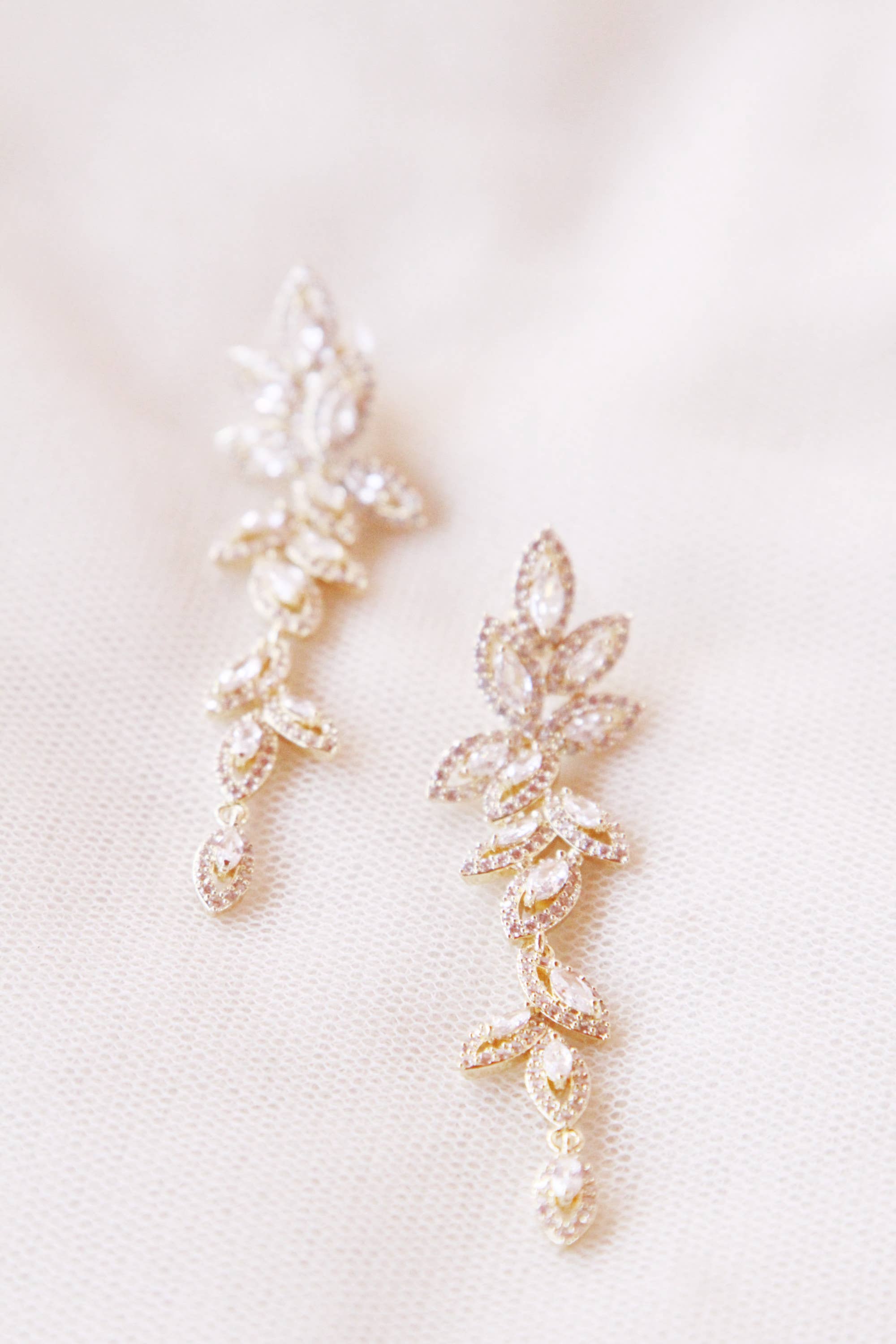 Lily in love - Wholesale Dangle Earrings - “Bella” pendant earrings - Wedding jewelry