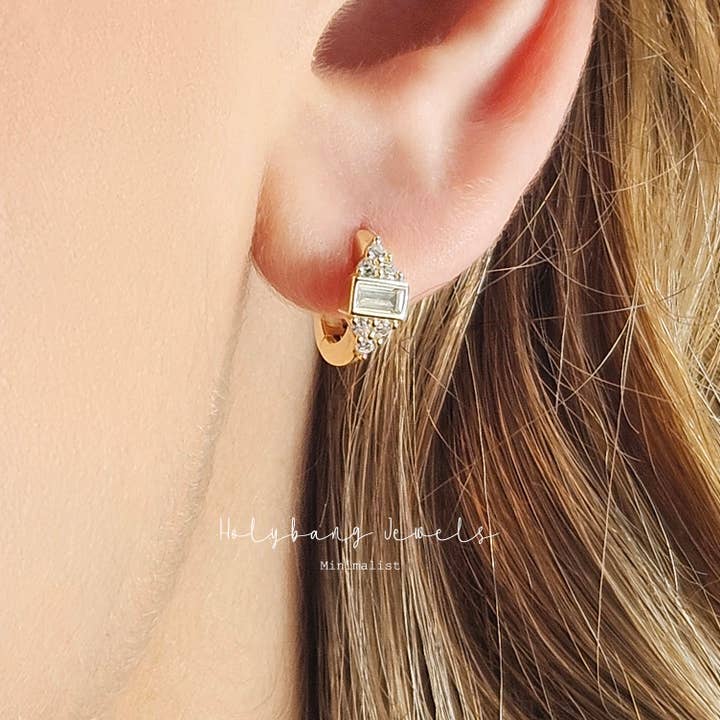 HolyBang Jewels - Wholesale Huggie Earrings - BAGUETTE BEZEL HUGGIE EARRINGS - E-HT19391
