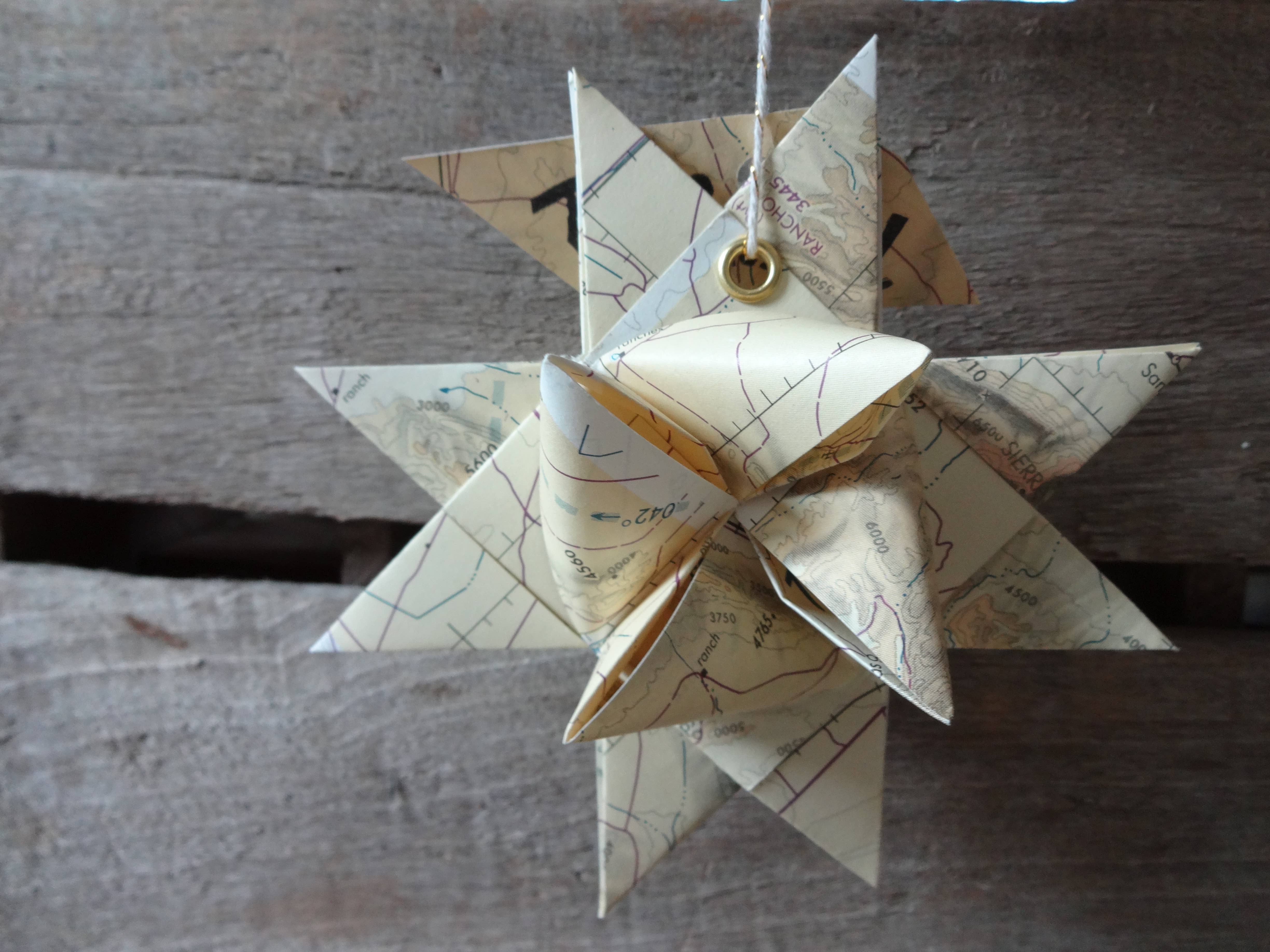 The Foxes Tail – wholesale Ornament – Upcycle Moravian Star Ornament12