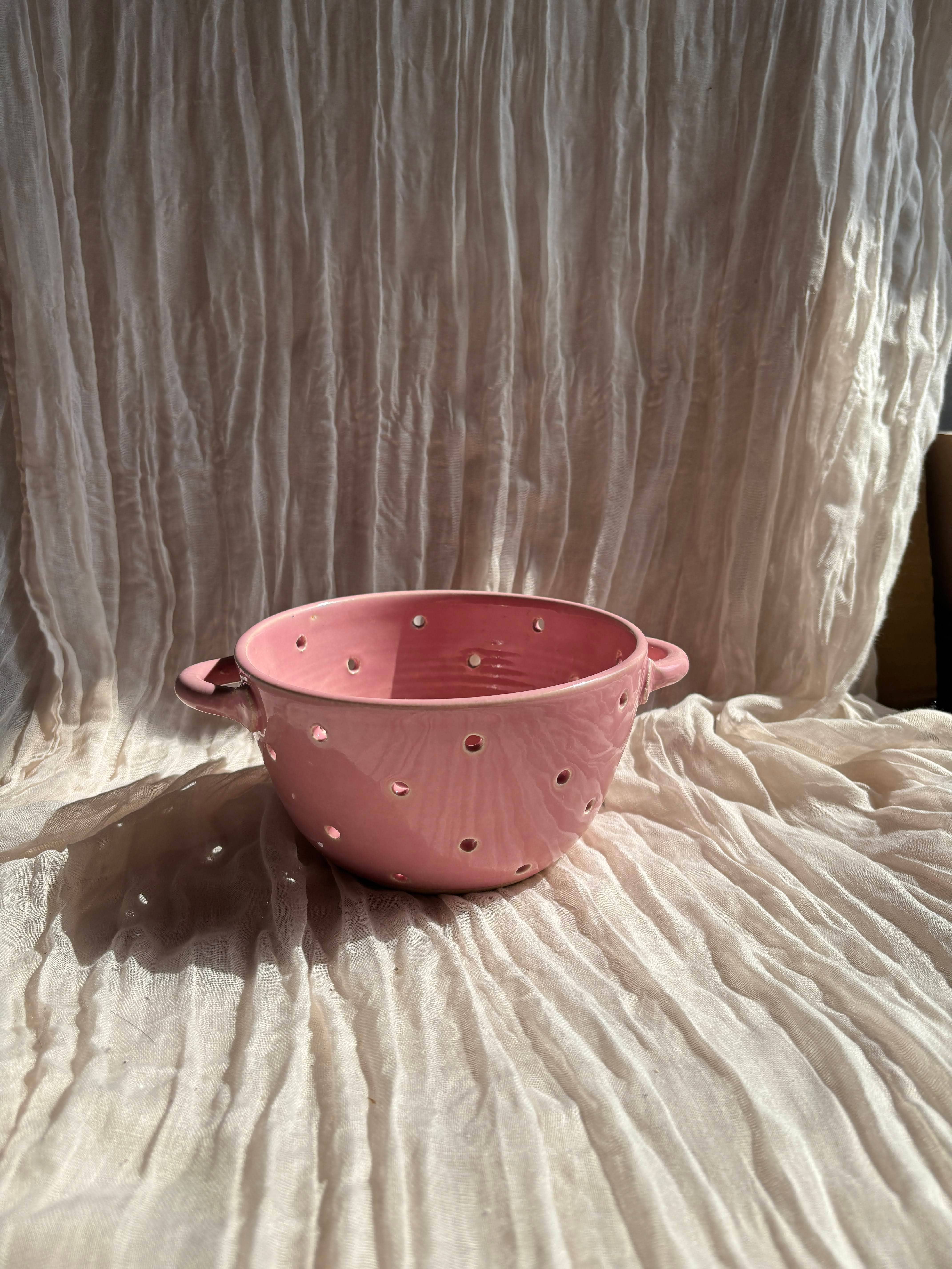 Charlotte Manser Ceramics – wholesale Bowl – Candy Floss Pink Berry Bowl2
