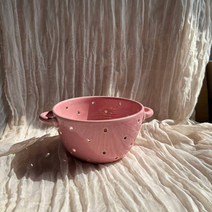 Charlotte Manser Ceramics – wholesale Bowl – Candy Floss Pink Berry Bowl2