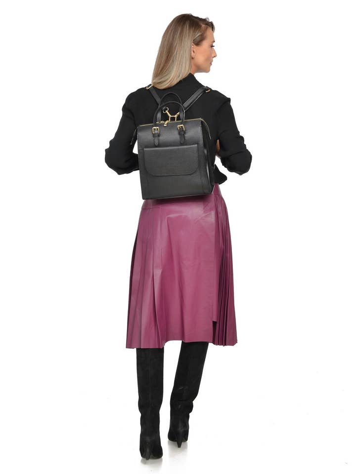 AW25 LV 102 ZWART voor wholesale door Luisa Vannini