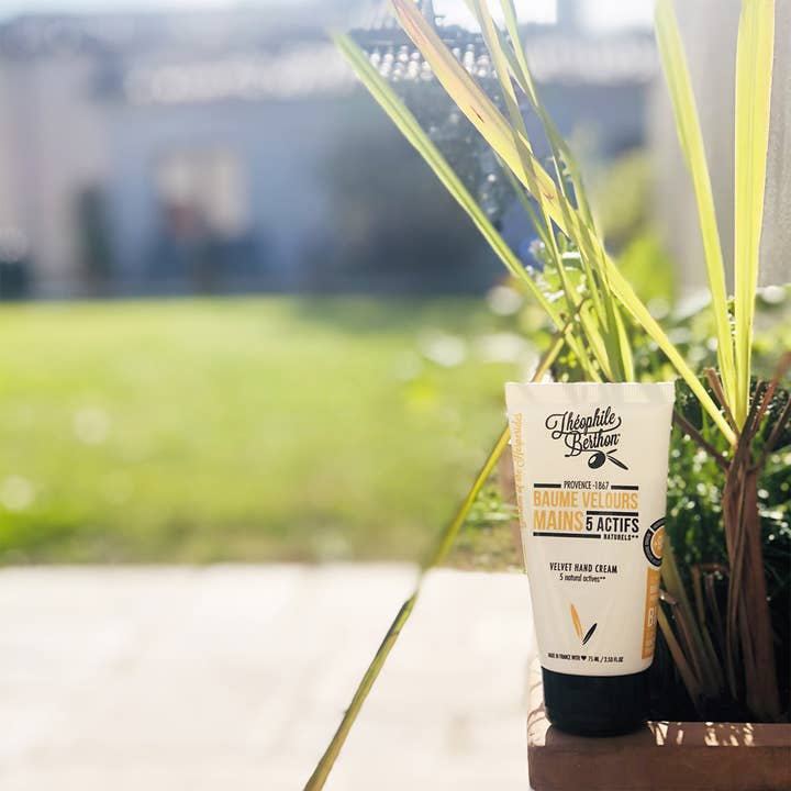 Theophile Berthon - Wholesale Bath/Body Oil - Promo 4+2 offered = 3 Oil Serums + 3 Hesperides Hand Balms1