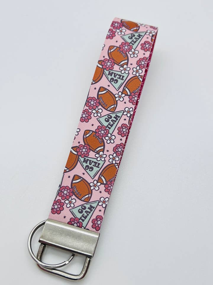 Football Mom Schlüsselanhänger für den Großhandel von Sidekick Keychain Supply