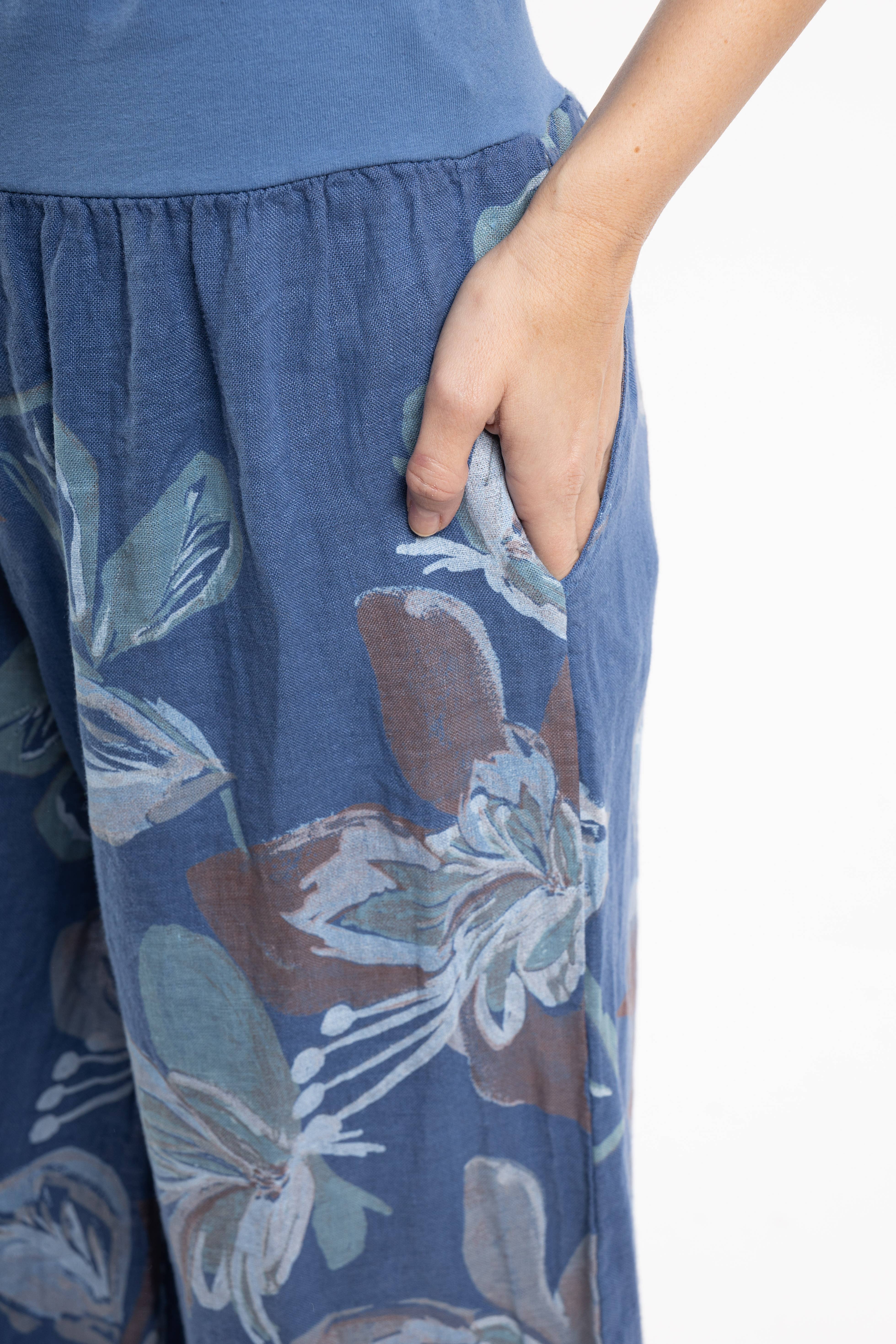 Shyloh - Wholesale Pants - Women's - Wide-leg pants with elastic waistband and floral print, 206592